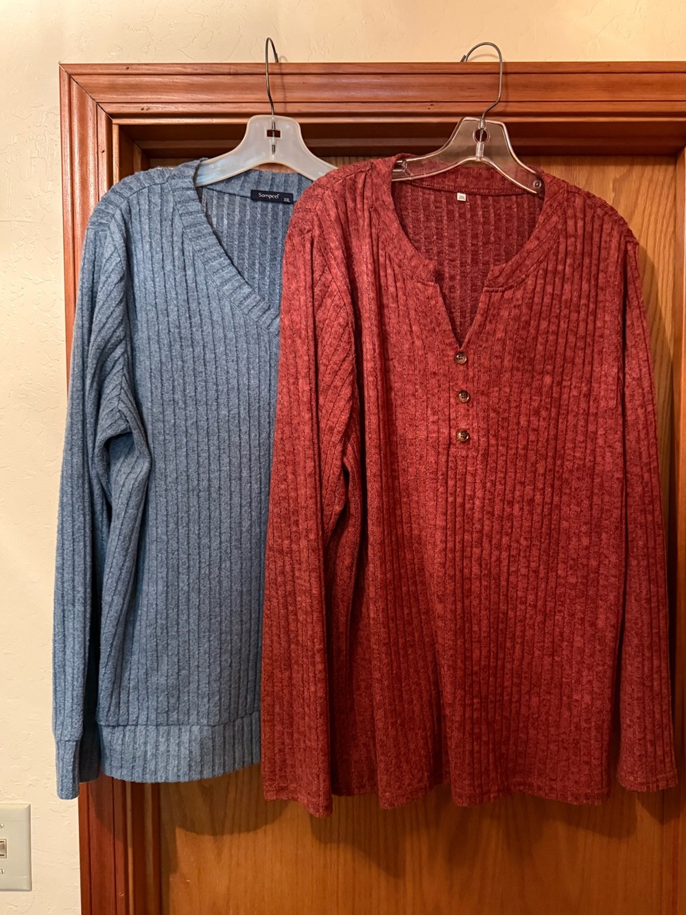 Bundle of Two Women’s Long Sleeve Sweaters - Blue & Rust XXL